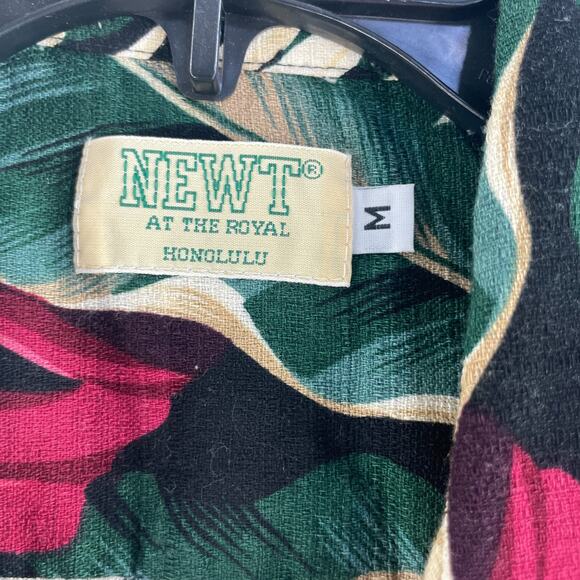 Newt at the Royal hawaiian Shirt size M Colorful USA Cotton Resort Vacation - Picture 4 of 11